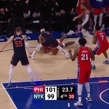 America basketball fight for the ball