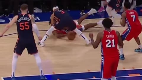 America basketball fight for the ball