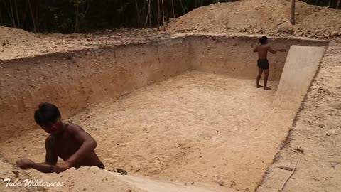 Build Underground Tunnel House and Palm Swimming Pool& Leaf Bathtub