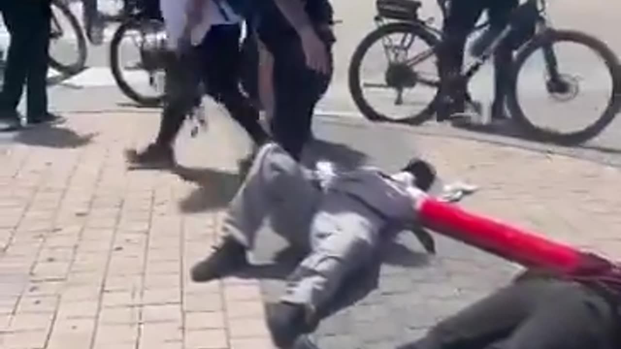 Pro-Palestinian protestors attempted to block roads in Florida