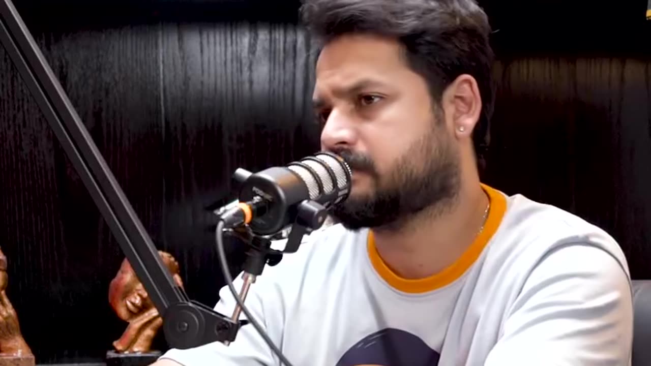 Ulte ankh ka phadakna kaise hota h?