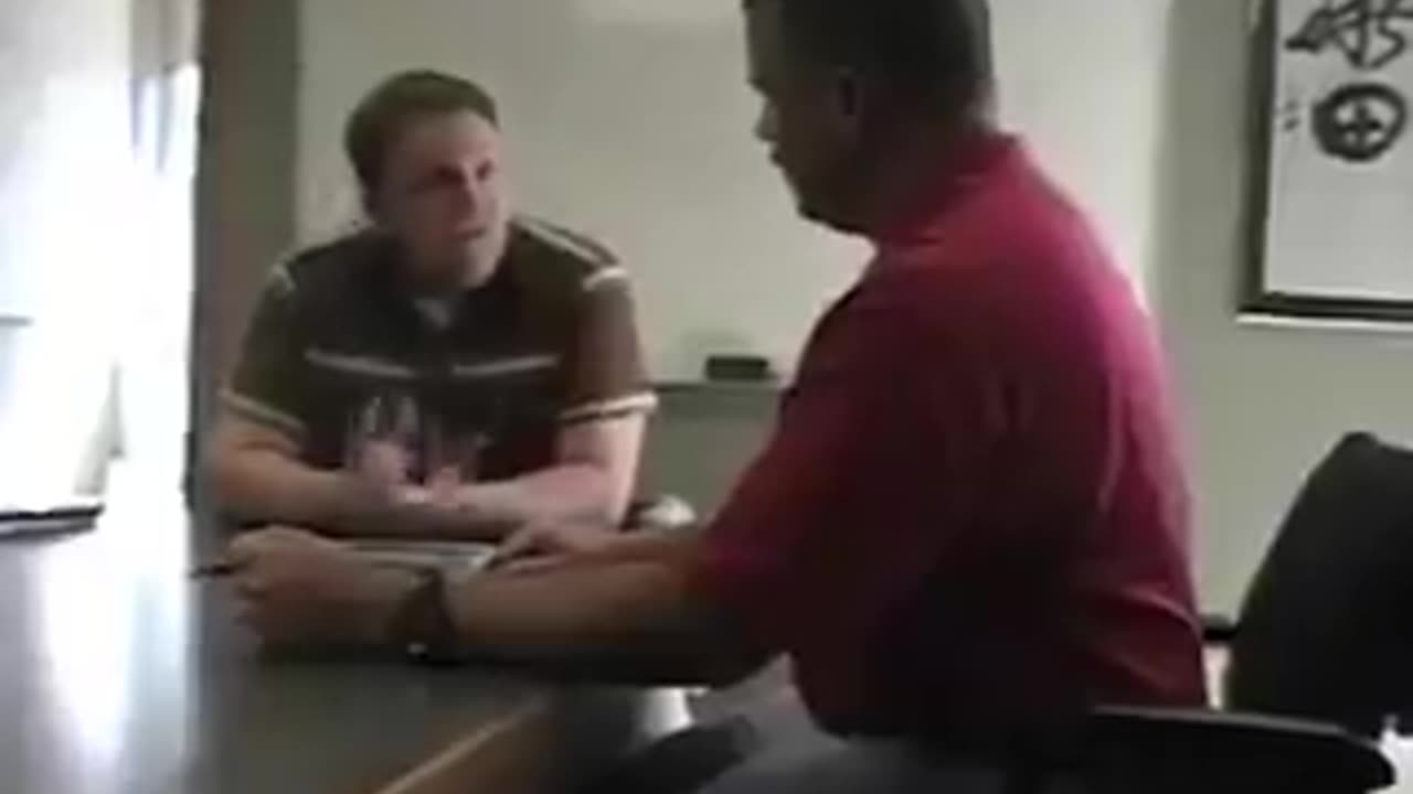 A Video from 2009 shows a veteran confronting Tim Walz’s staff over claims that he served