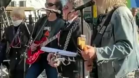 A little boy lost his father in the crowd