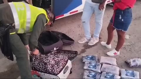 Capturan a dos pasajeros con 23 kilos de marihuana en Nueva Granada