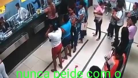 NEVER FART WITH YOUR PHONE IN YOUR POCKET / NUNCA PEIDE COM O CELULAR NO BOLSO