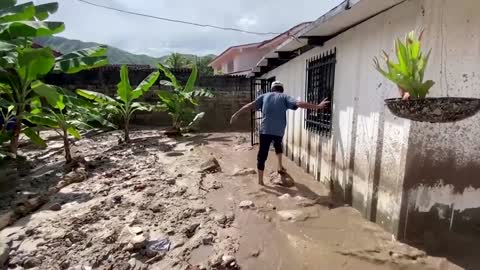 Death toll rises in central Venezuela flooding