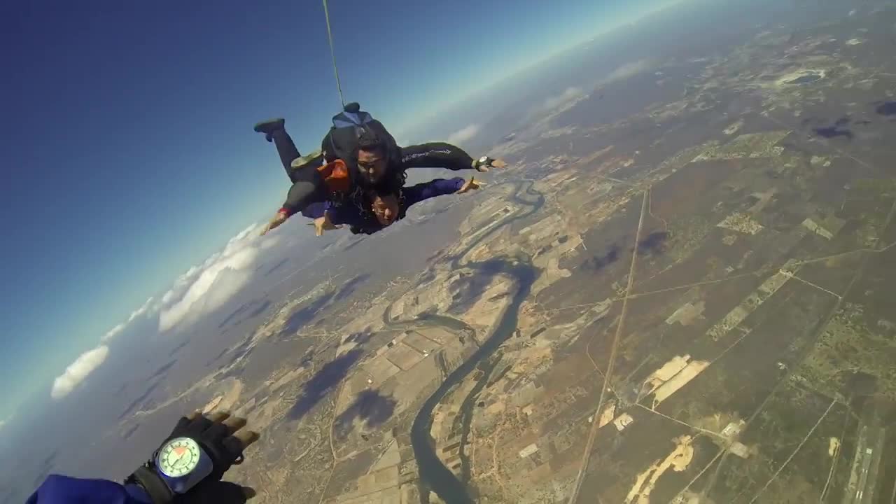 Skydive Brazil - Salto de paraquedas em Fortaleza / Aracati