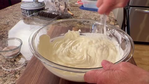 Homemade Cookies and Cream Ice Cream - No Churn, No Ice Cream Maker Required!