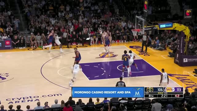 Anthony Davis yells in pain and grabs at his back after reaggravating injury vs Nuggets