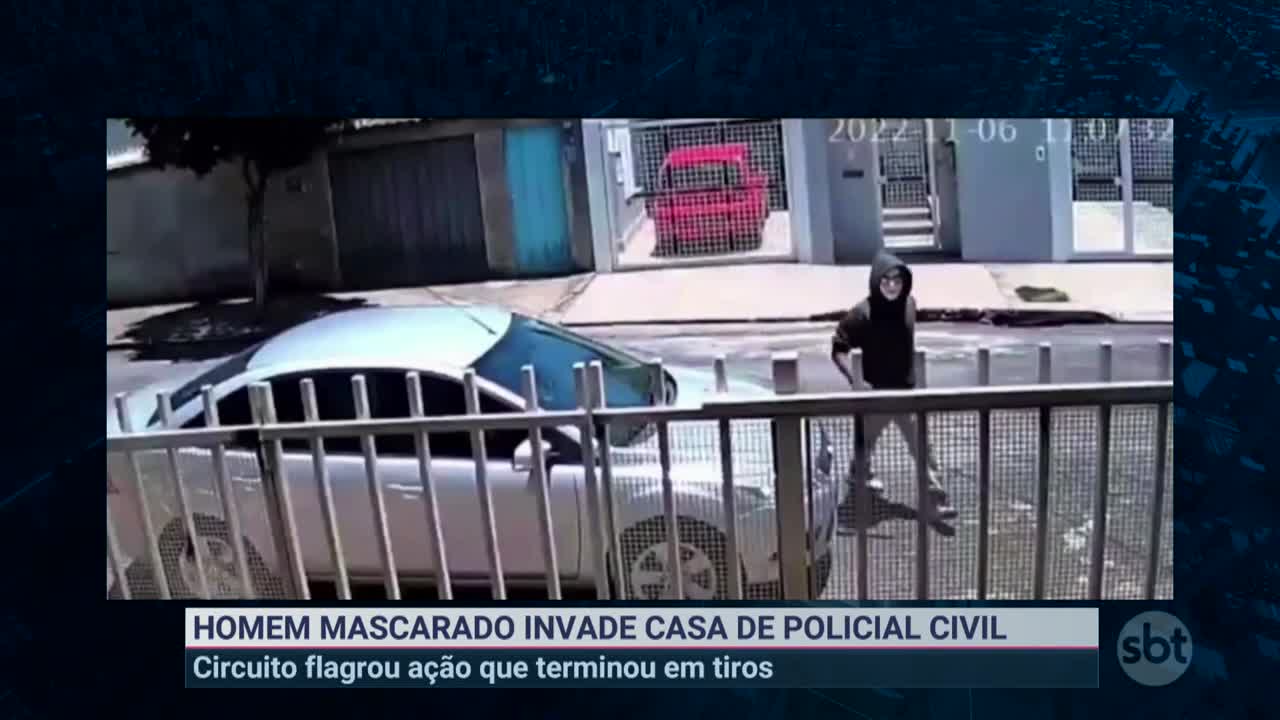 Mascarado e armado com facão, homem invade casa de policial civil