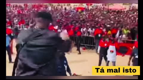 Dabeleza joga dinheiro e cria alvoroço