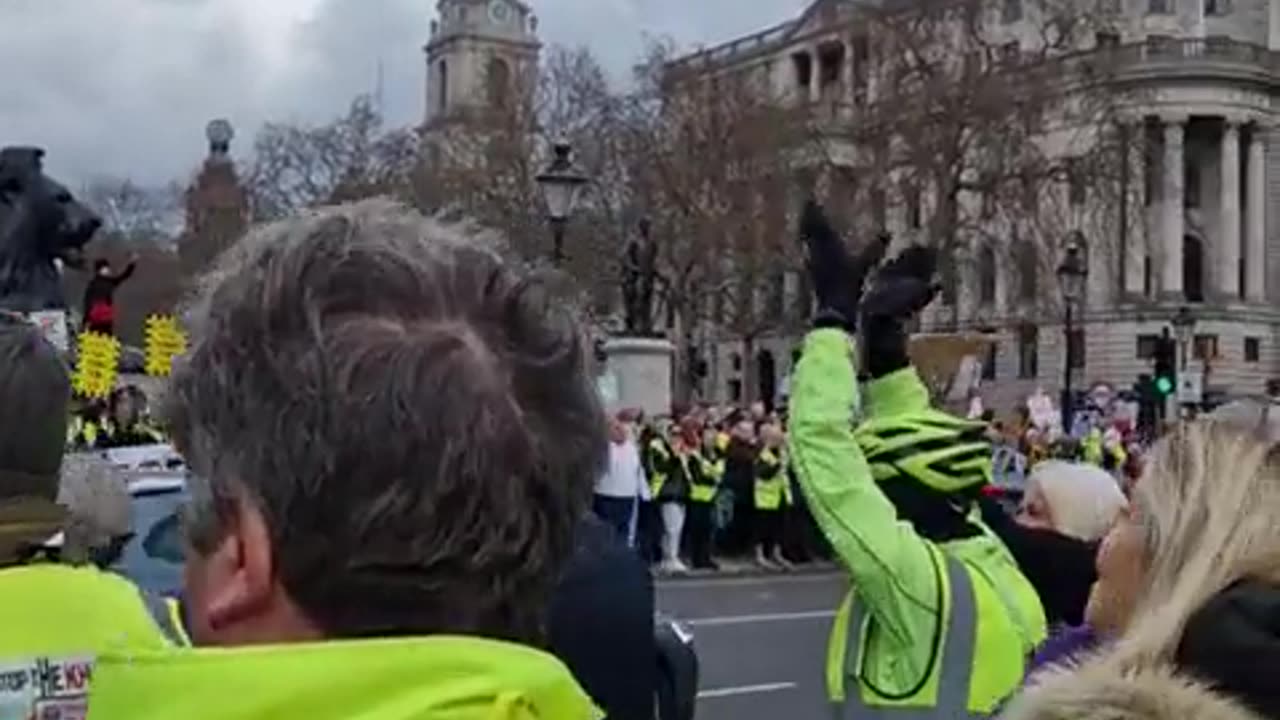 Chants of "Get Khan Out!" as the people hit Trafalgar Square against 5G 15 min cities