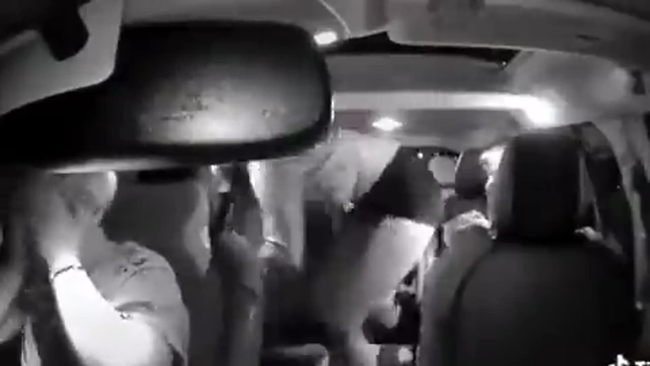 When Ride Sharing Goes Wrong: Group of Female Passengers Attack Their Driver Upon Arrival