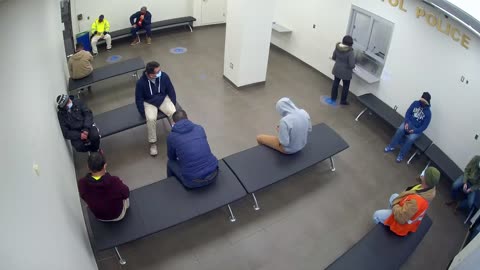 8028FCOB01128BadgingWaitingArea_2021-01-05_07h20min00s537ms.mp4