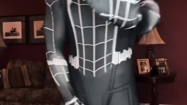 Girls want spiderman but walk past Peter Parker 😕 lg petervigilante 😉