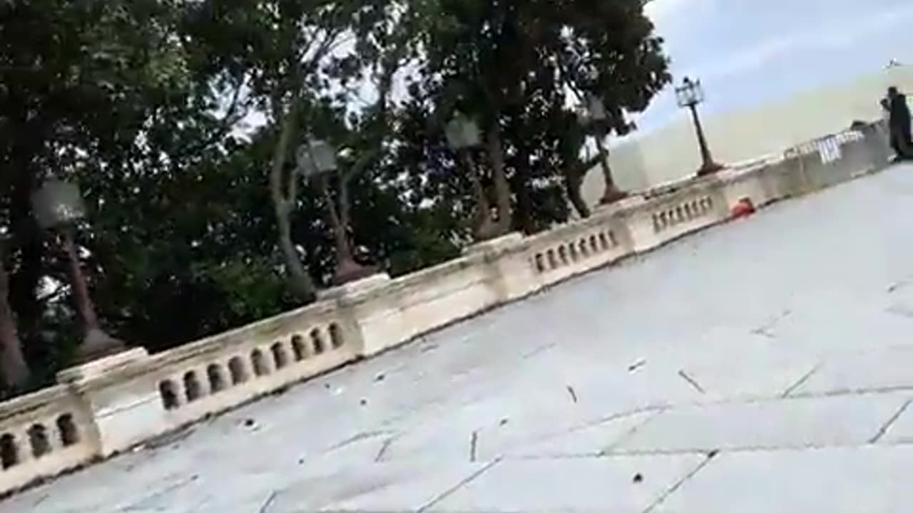 Bombshell video emerges of undercover police officers posing as ANTIFA RIOTERS on J6..