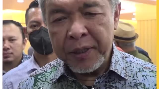 Dr M is asking for it, cries Anwar over claims of Zahid alliance