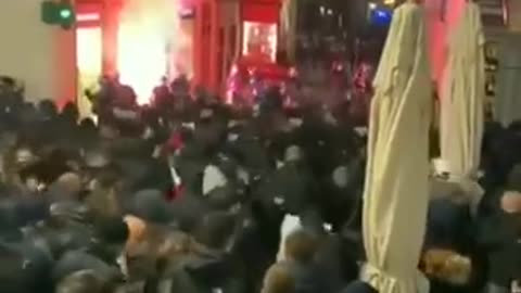 TENSION RAISES IN VERONA! PEOPLE ARE TIRED OF THE LOCKDOWN THAT IS RUINING ITALY! 😉☝️🏼
