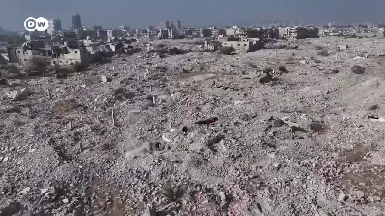 Sirios vuelven del exilio a un país irreconocible