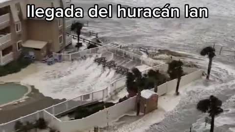 The sea enters South Carolina after the arrival of Hurricane Ian