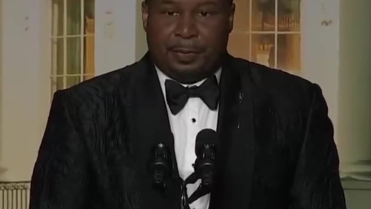 ROY WOODS JR AT WH CORRESPONDENCE DINNER