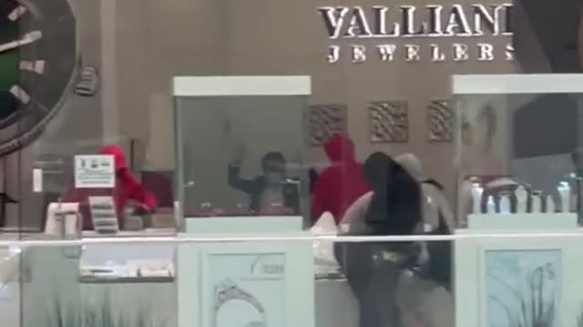 Brazen Smash-And-Grab Robbery Committed At California Jewelry Store