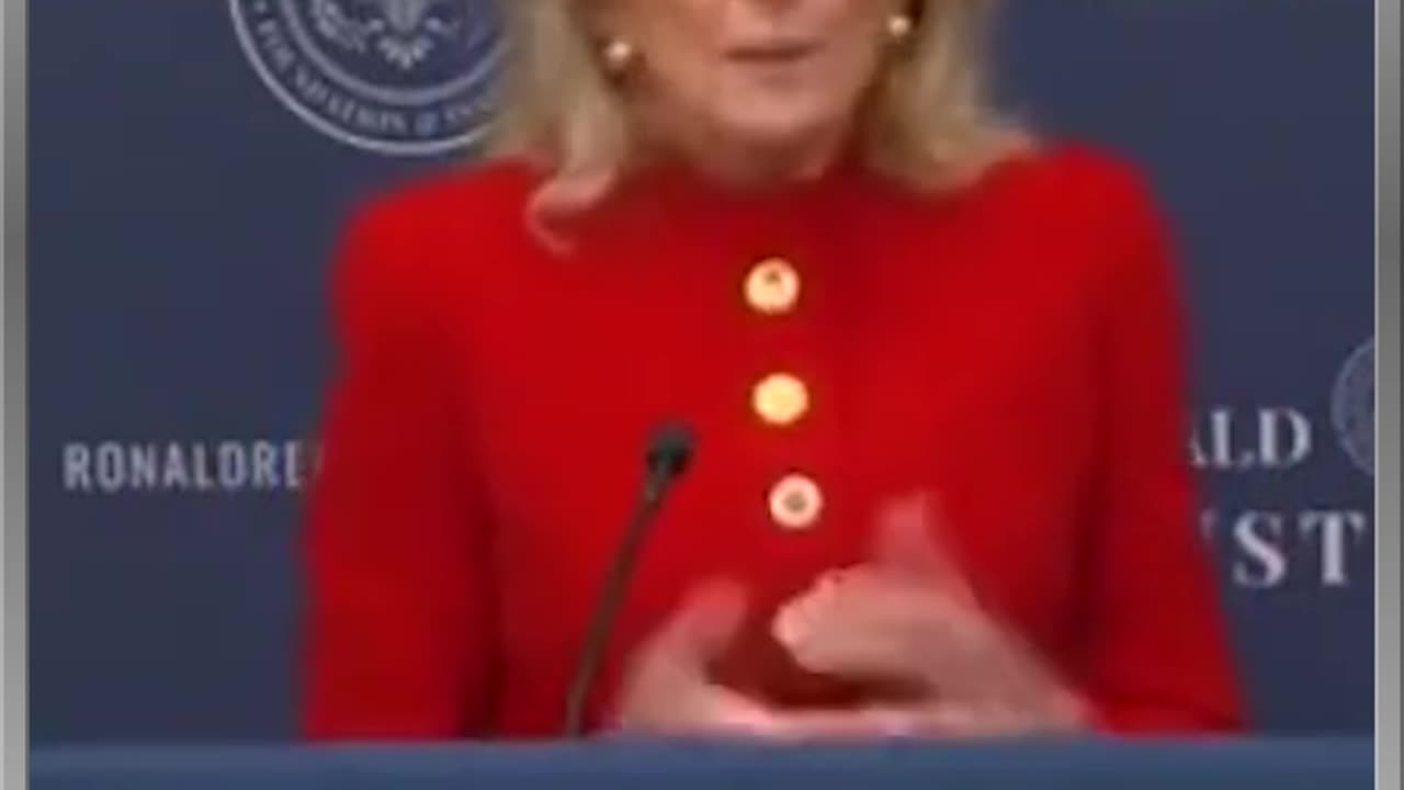 Jill Biden's 'Please Clap' Moment