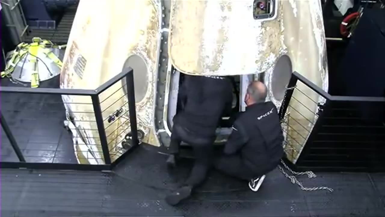 Space x 1,s crew return to earth