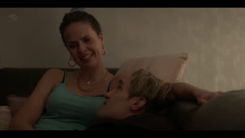 Mom Comforts Jaime Tartt Relationship him about his Dad