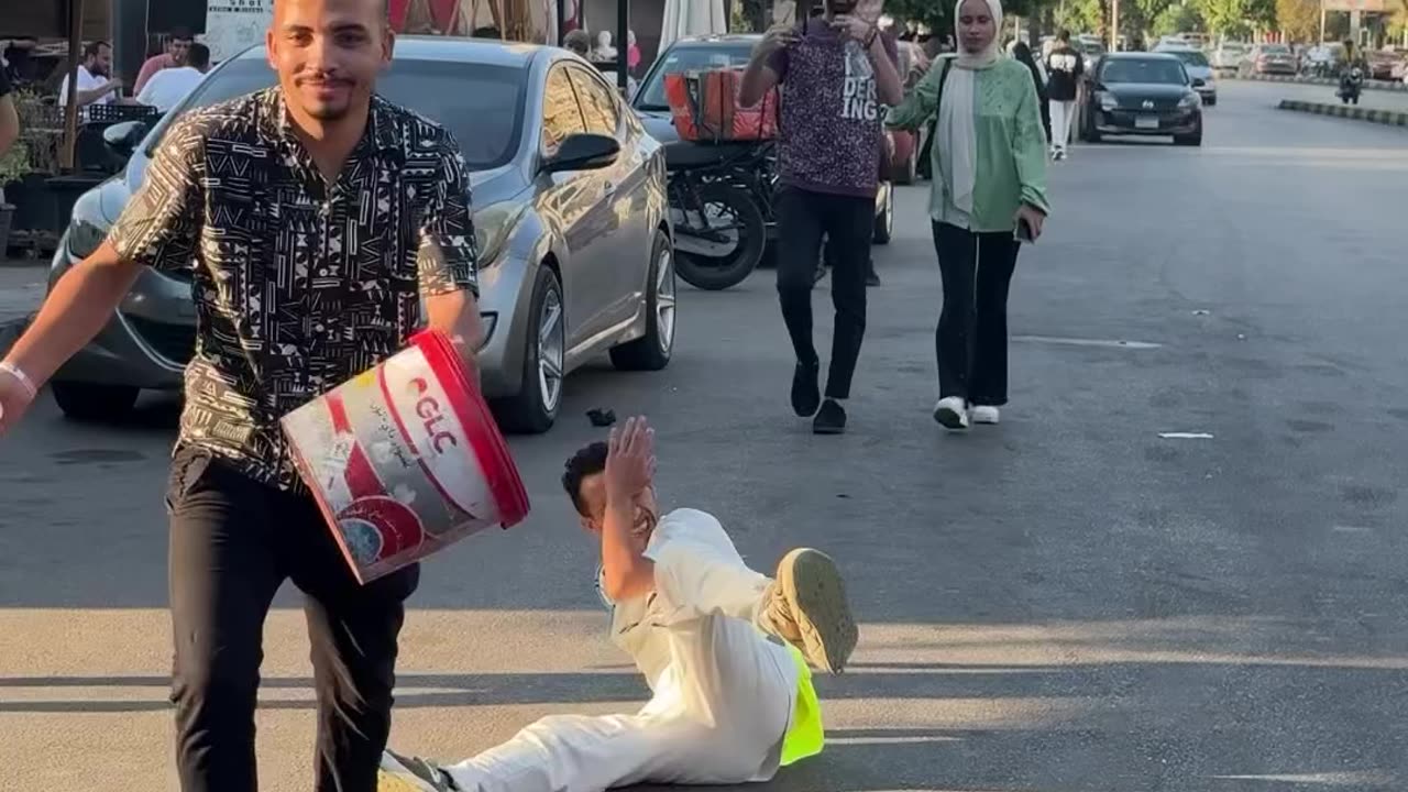 😁