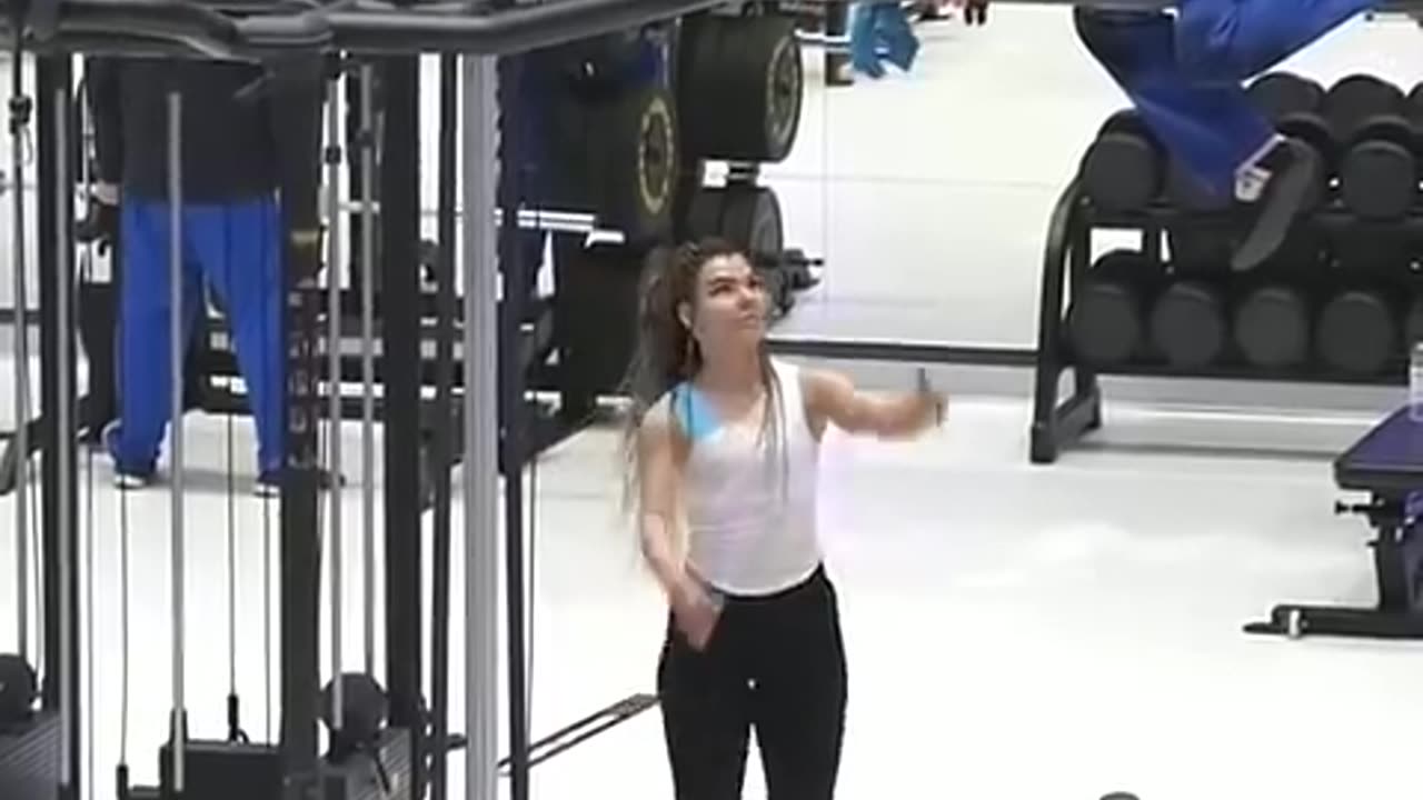 Anatoly find a new assistant #anatoly #prank #bodybuilding