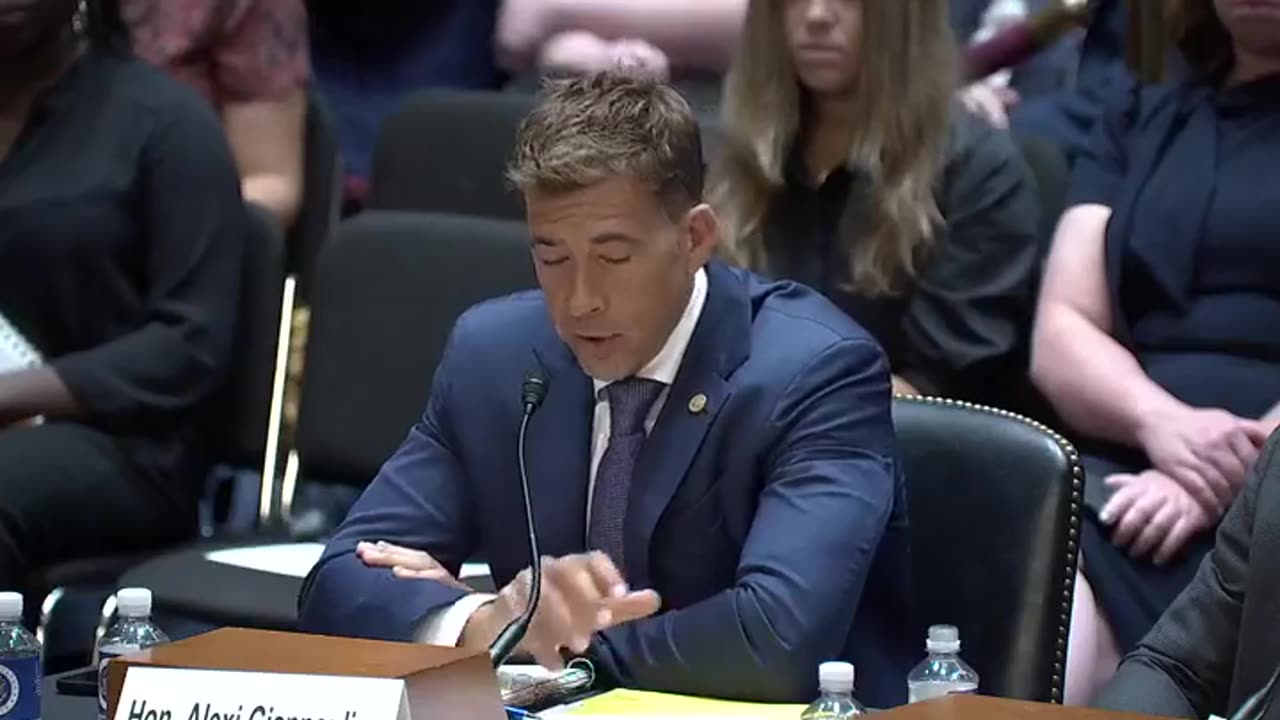 SEN KENNEDY ON SCHOOL BOOKS
