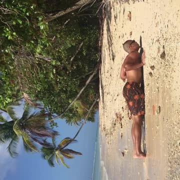 PUSH UPS ON THE ISLA