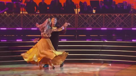 Barry Williams’ Foxtrot – Dancing with the Stars