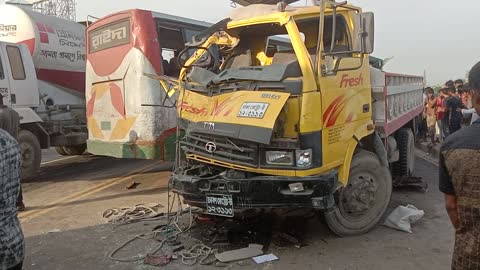 Truck Accident Viral Video || Bus Vs Truck Accident