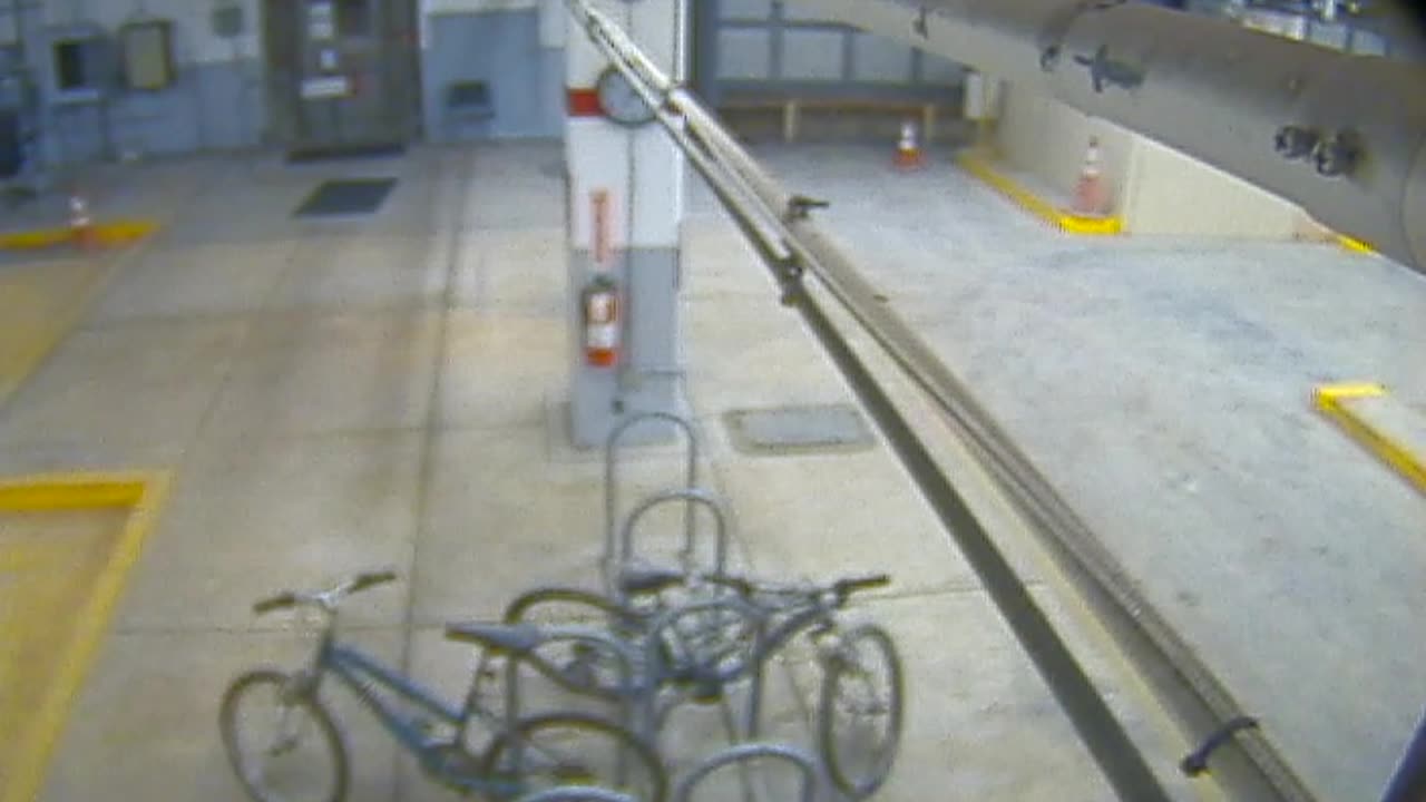 3134RHOBG2GarageEntrance_2021-01-05_05h40min00s840ms.mp4