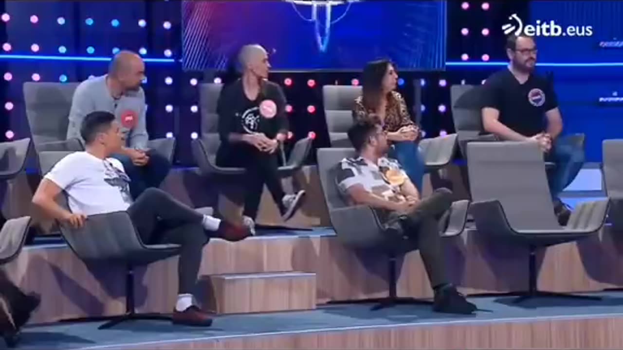 Seguir fingiendo ...