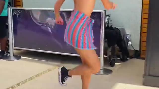 Day club. Shuffle/cuttingshapes