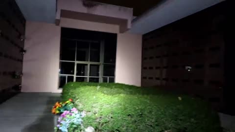 SLEEPY HOLLOW CEMETERY (THEY'RE WATCHING!!) 😱😱