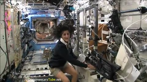 HOW_IT_WORKS:_The_International_Space_Station(360p)