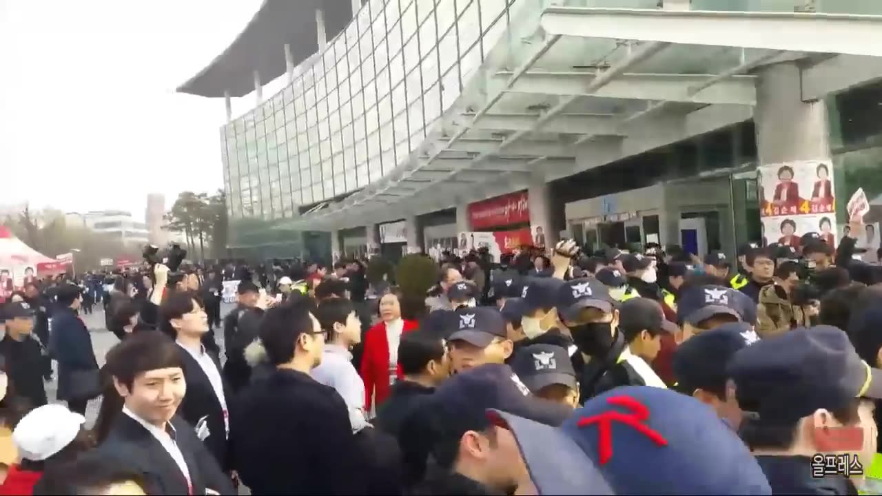 20190306_V3_S04(UYzS0uRAj-k)아수라장, 이러니 성난 시민들에게 뭇매를 맞지!