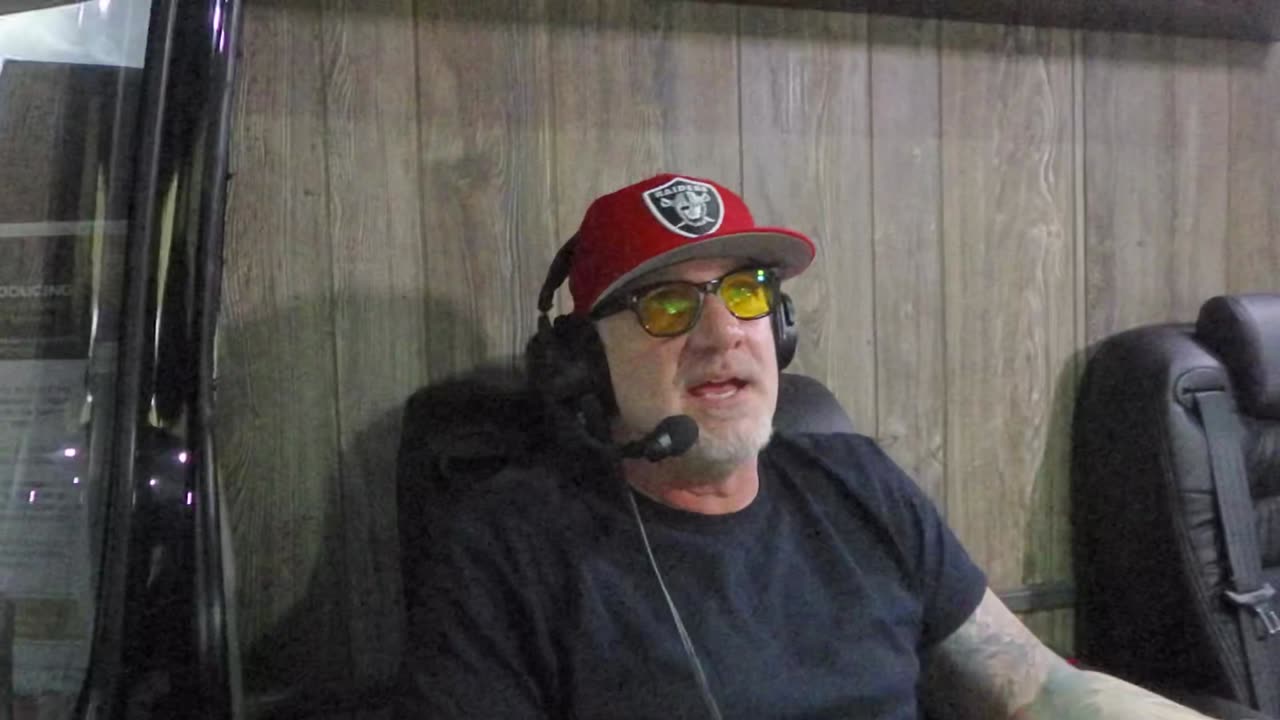 Hunters HD Gold Behind the Lens Episode 40 Jesse James the Pope Of Welding