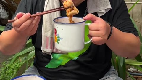 Cook And Eat Pork Bone Soup