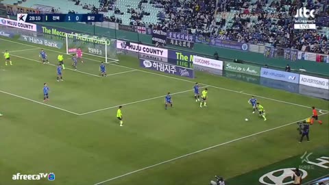 RB l Cross l Lee Yong