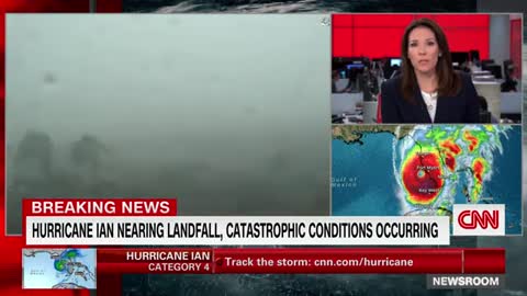 Watch CNN meteorologist report through Hurricane Ian winds