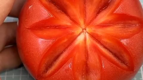 Tomato cutting skills