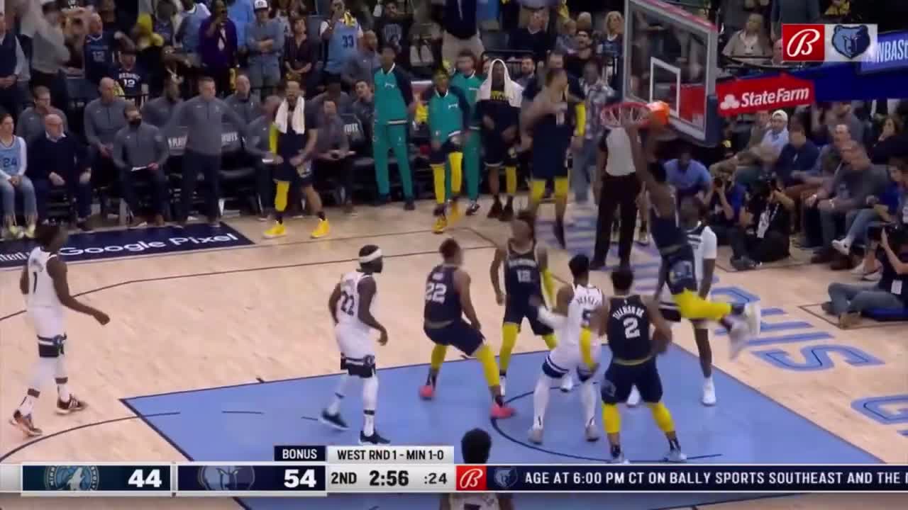 Jaren Jackson Ends Beasley Career With CRAZY Put-Back Dunk As Shocks Crowd !