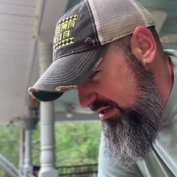 Cracker Barrel vs. Waffle House | Instagram