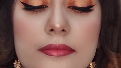 "Effortless Everyday Eye Makeup for Beginners"