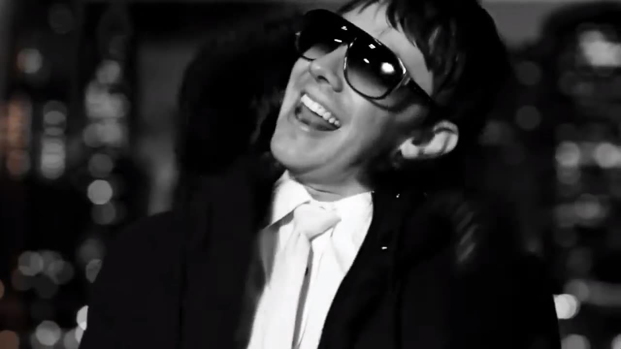 SuperMASHUP 9 Another Day in Paradise - Phil Collins MASHUP We're Back - thelonelyisland